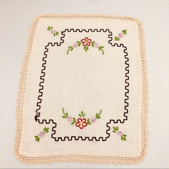 Vintage Floral Embroidered Crochet Lace Trim Linen Doily Rectangle Dresser Scarf - Picture 7 of 14